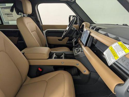 2025 Land Rover Defender 110 P400 S