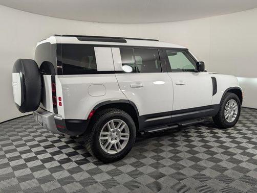 2025 Land Rover Defender 110 P400 S