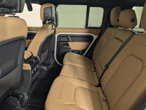 2025 Land Rover Defender 110 P400 S