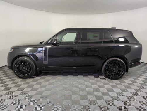 2025 Land Rover Range Rover P530 SE 7 Seat