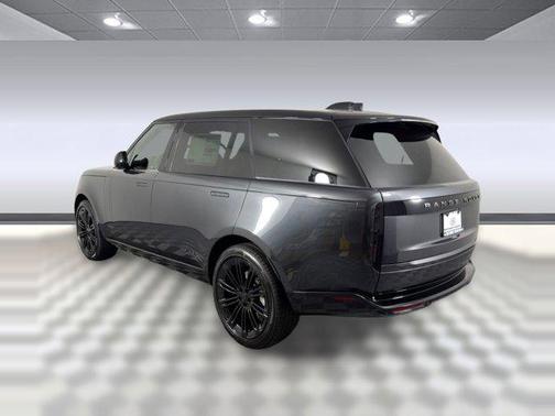 2026 Land Rover Range Rover P530 SE 7 Seat