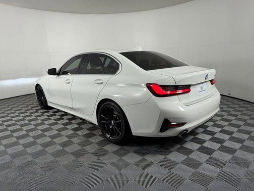 Alpine White 2019 BMW 330 330i