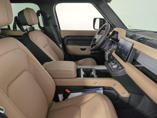 2025 Land Rover Defender 110 P400 X