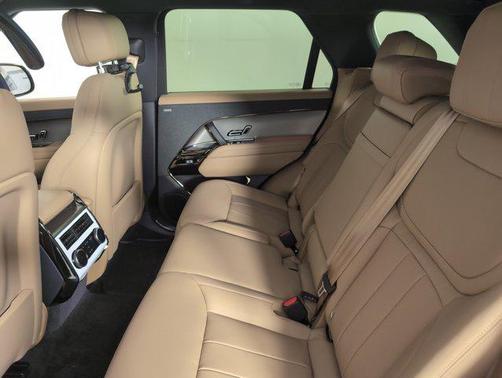 2025 Land Rover Range Rover Sport SE