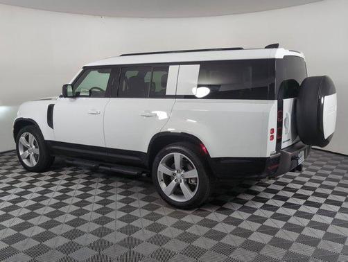 2025 Land Rover Defender 130 P400 X-Dynamic SE
