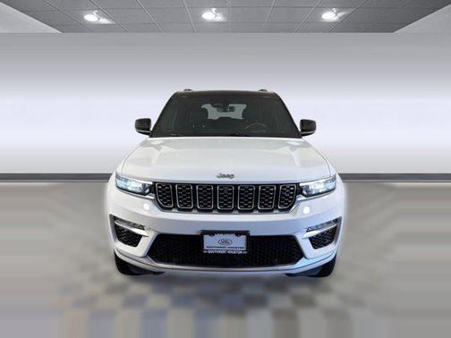 2022 Jeep Grand Cherokee Summit