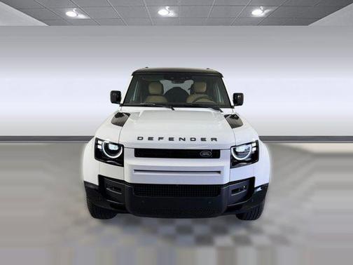 Fuji White 2026 Land Rover Defender P400 X-Dynamic SE