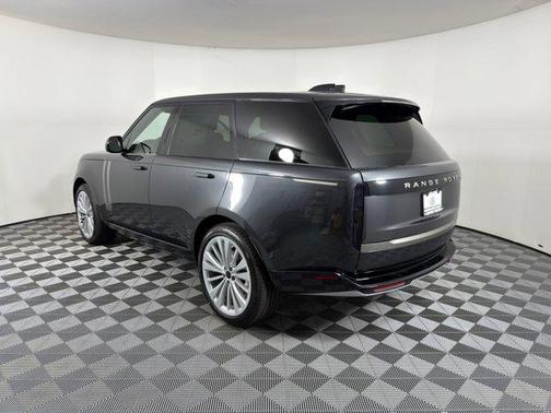 2026 Land Rover Range Rover P400 SE