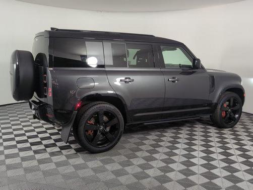 2025 Land Rover Defender 110 P400 X