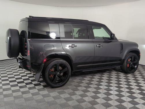 2025 Land Rover Defender 110 P400 X