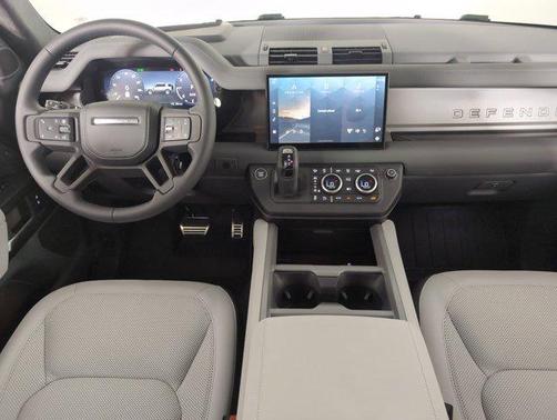 2025 Land Rover Defender 110 P400 X