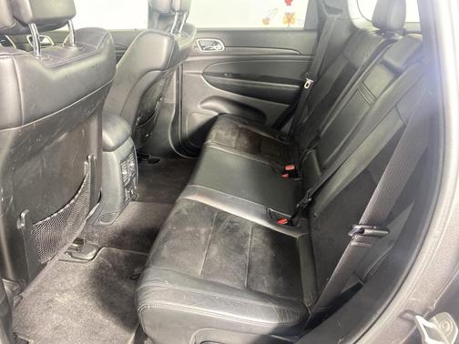 Photo 5 of 27 of 2018 Jeep Grand Cherokee Altitude