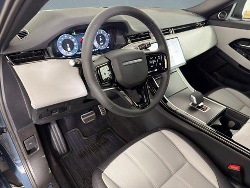 2026 Land Rover Range Rover Evoque Dynamic SE