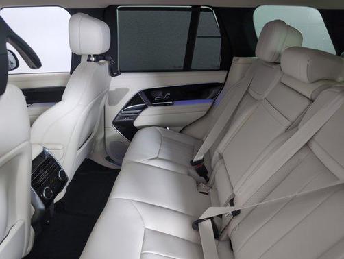 2025 Land Rover Range Rover P550e SE