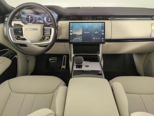 2025 Land Rover Range Rover P550e SE