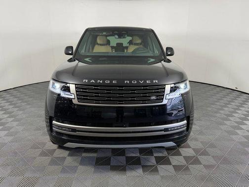 Santorini Black 2026 Land Rover Range Rover P530 SE 7 Seat