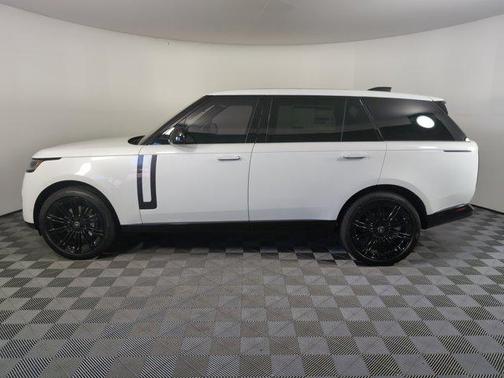 2025 Land Rover Range Rover P400 SE 7 Seat