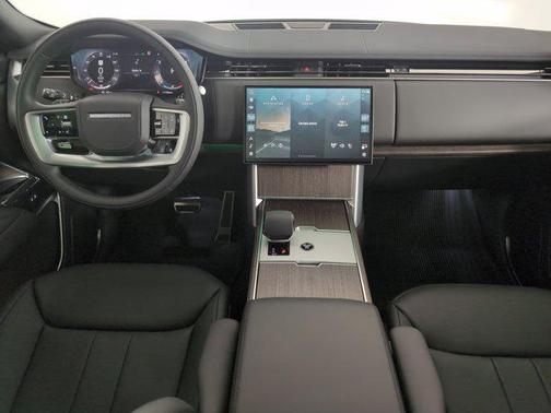 2025 Land Rover Range Rover P400 SE 7 Seat