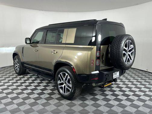 2026 Land Rover Defender P400 X-Dynamic SE