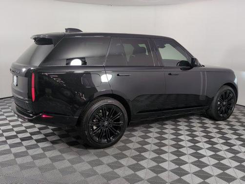 2025 Land Rover Range Rover P400 SE