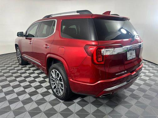 2022 GMC Acadia Denali