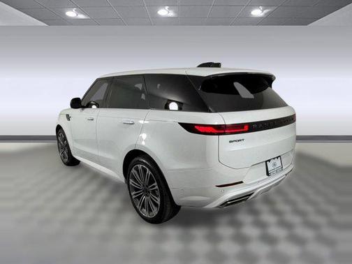 Ostuni Pearl White Premium Metallic 2026 Land Rover Range Rover Sport SE