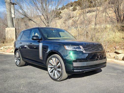 2026 Land Rover Range Rover P615 SV