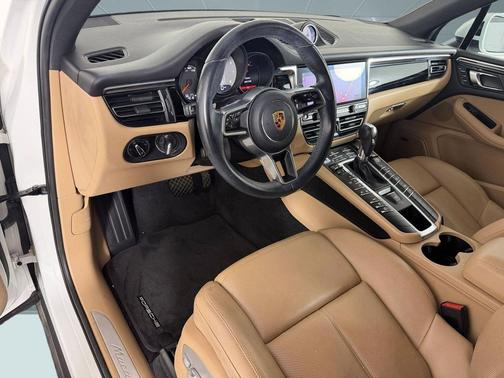 White 2020 Porsche Macan Macan