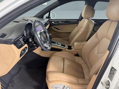 White 2020 Porsche Macan Macan