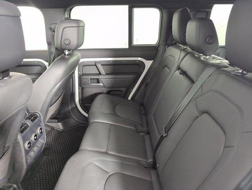 2025 Land Rover Defender 110 P400 S