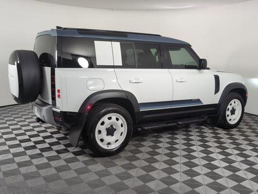 2025 Land Rover Defender 110 P400 S