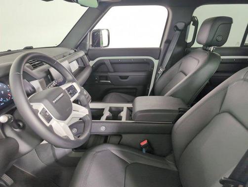 2025 Land Rover Defender 110 P400 S