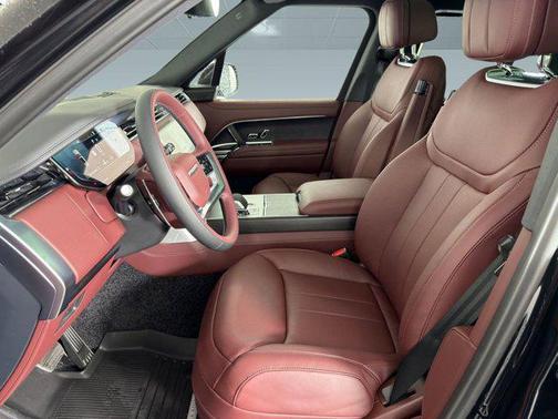 2026 Land Rover Range Rover P530 SE