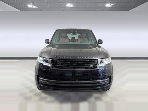 2026 Land Rover Range Rover P530 SE