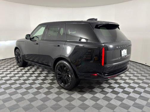 2026 Land Rover Range Rover P530 SE