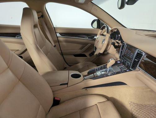 2015 Porsche Panamera 4