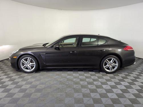 2015 Porsche Panamera 4