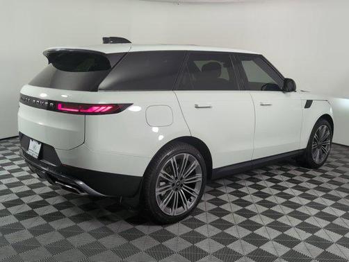 2025 Land Rover Range Rover Sport SE