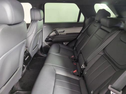 2025 Land Rover Range Rover Sport SE