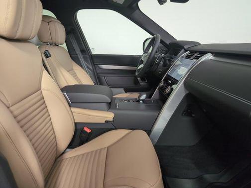 2025 Land Rover Discovery P360 Dynamic SE