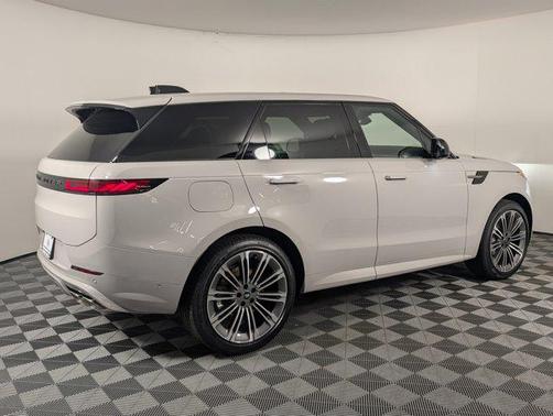 2025 Land Rover Range Rover Sport SE