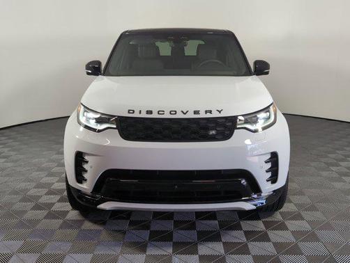 2025 Land Rover Discovery P300 Dynamic SE