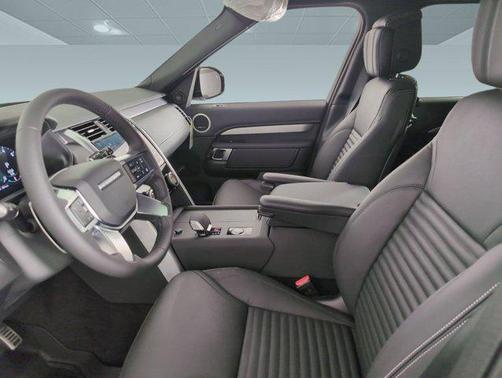 2025 Land Rover Discovery P300 Dynamic SE
