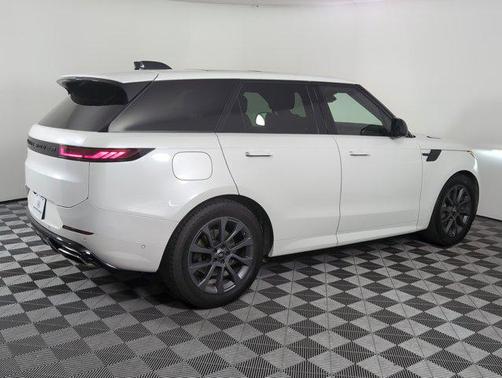 2024 Land Rover Range Rover Sport SE