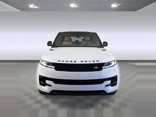 2026 Land Rover Range Rover Sport SE