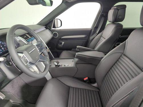 2025 Land Rover Discovery P360 Dynamic SE