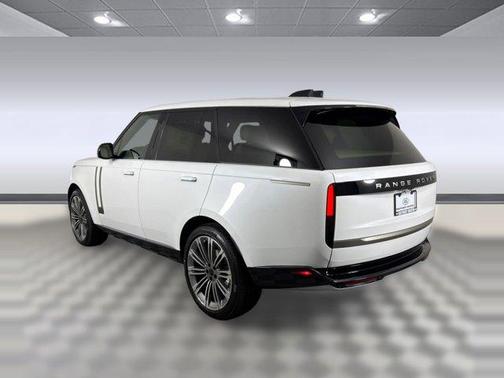 2026 Land Rover Range Rover P400 SE