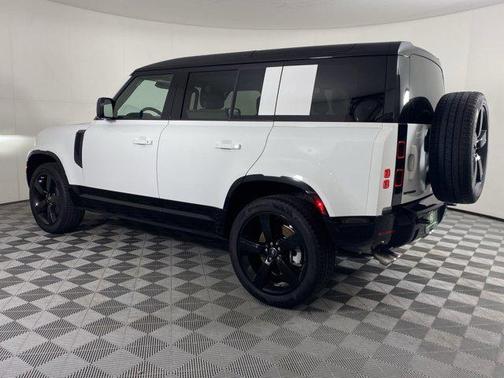 2025 Land Rover Defender 110 P500 X-Dynamic SE