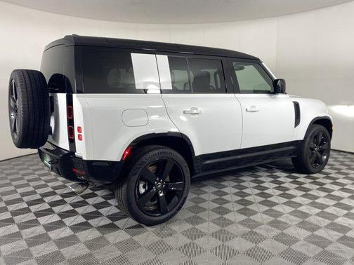 2025 Land Rover Defender 110 P500 X-Dynamic SE
