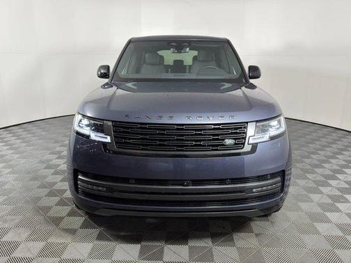 2026 Land Rover Range Rover P550e SE